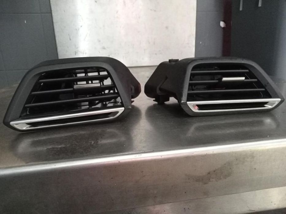 Grelhas de sofagem Peugeot 208 II