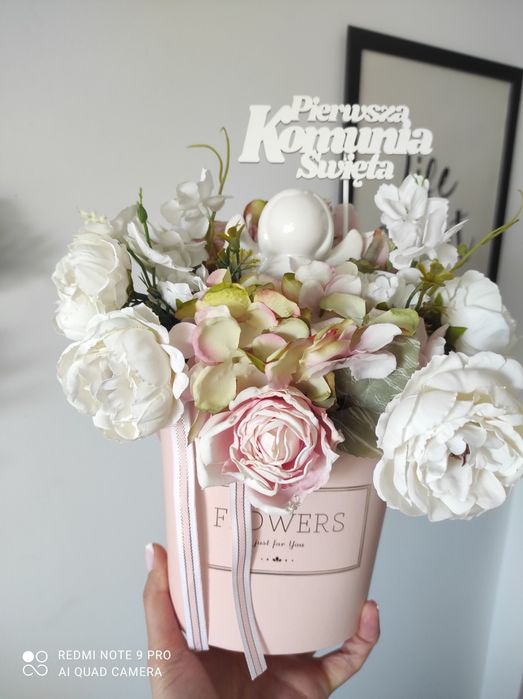 Flower box Komunia Święta aniolek kwiaty sztuczne