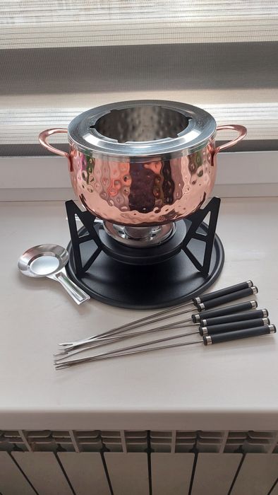 Набір для фондю KitchenCraft Artesà розрахований на 6 осіб