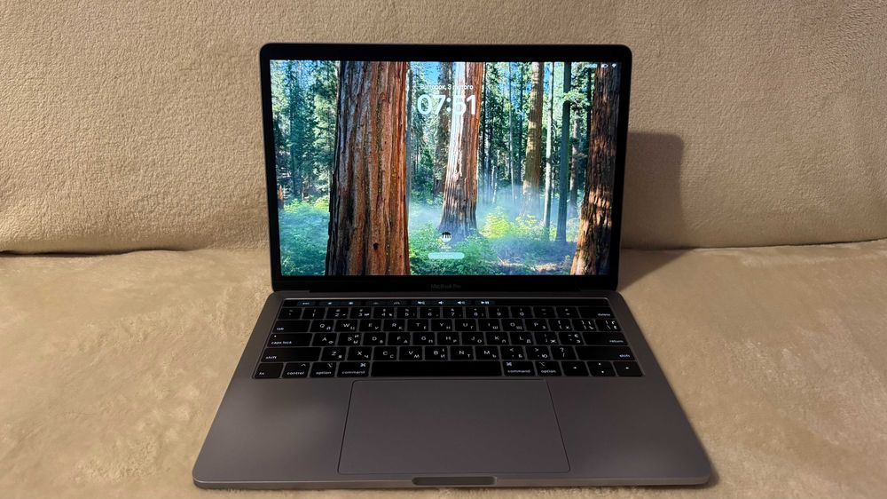 MacBook Pro 13 2018 8/256gb (Space Gray)