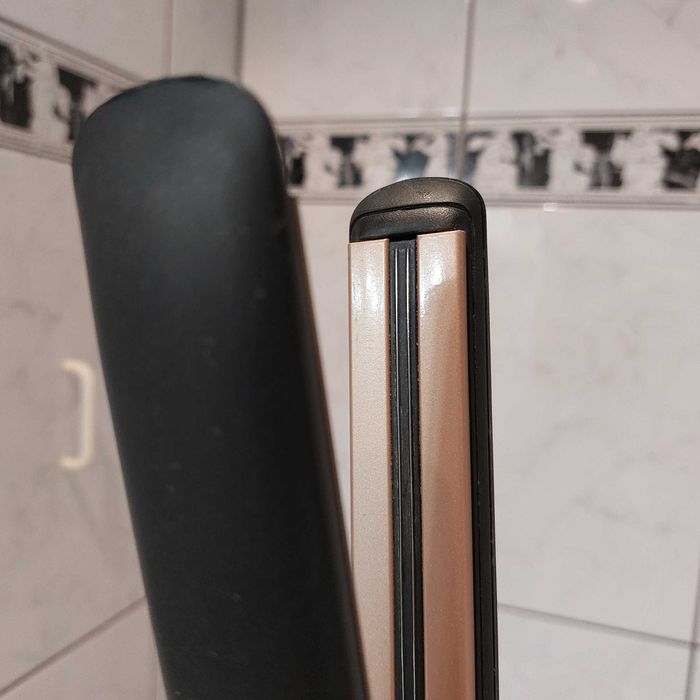 Prostownica Remington Keratin Therapy.