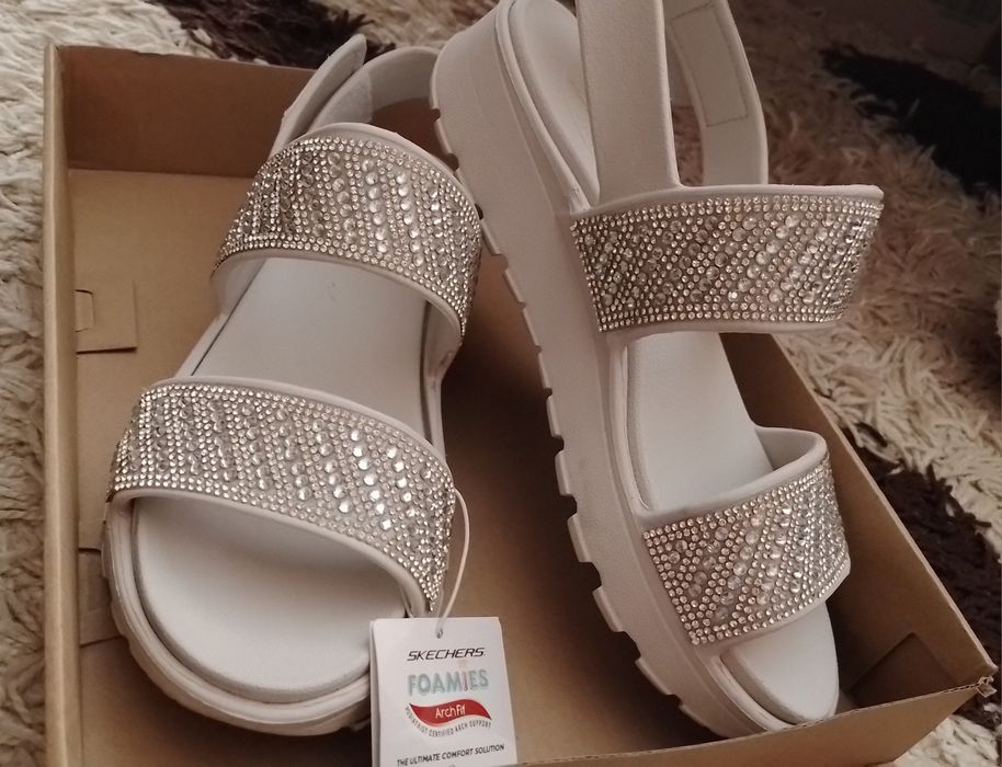 Фірмові жіночі сандалії, босоніжки sketchers з камінцями блискучі