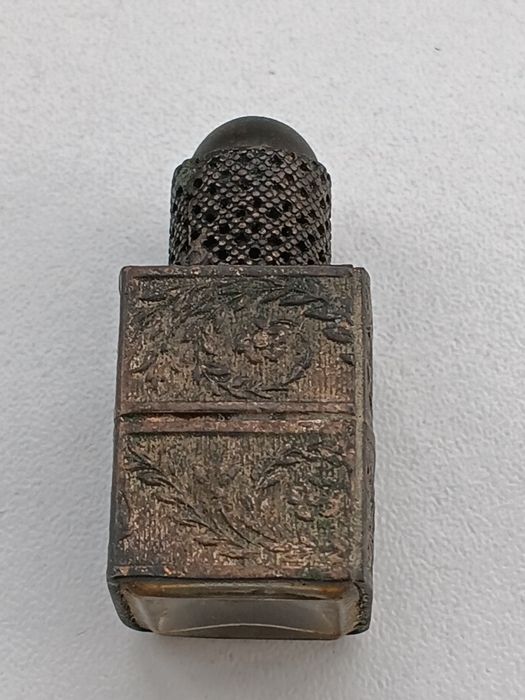 Coleção Mini Frascos Perfume Vintage – Perfume Bottles / Scent Bottles