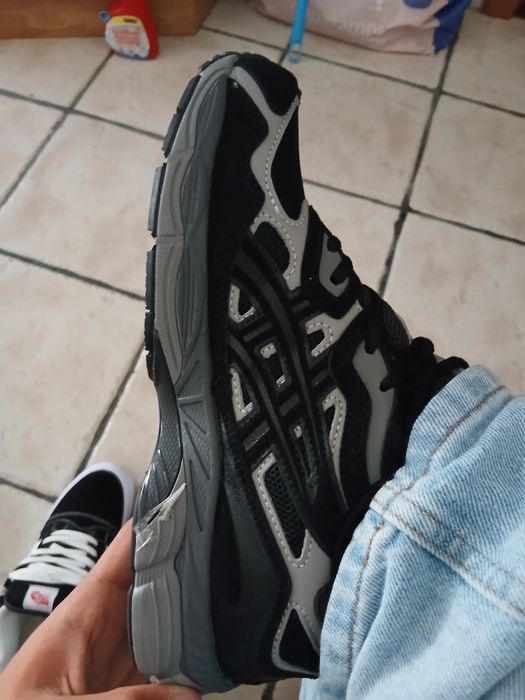 Asics tamanho 42