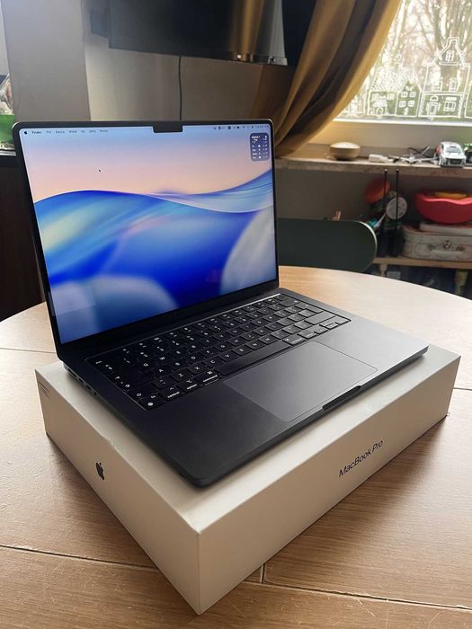 Apple MacBook Pro 14 M4 + Gwarancja