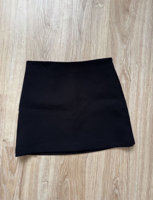 Чорна мініспідниця zara ,класичний фасон