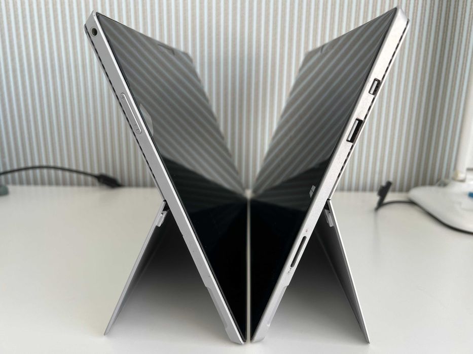 Два Surface Pro3 Core i7 8GB оперативної пам'яті