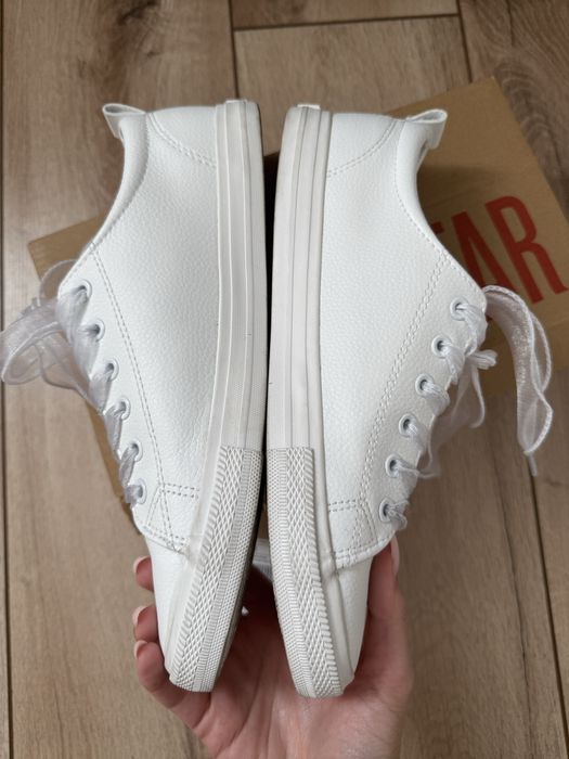 skórzane tenisówki big star JJ274311 białe