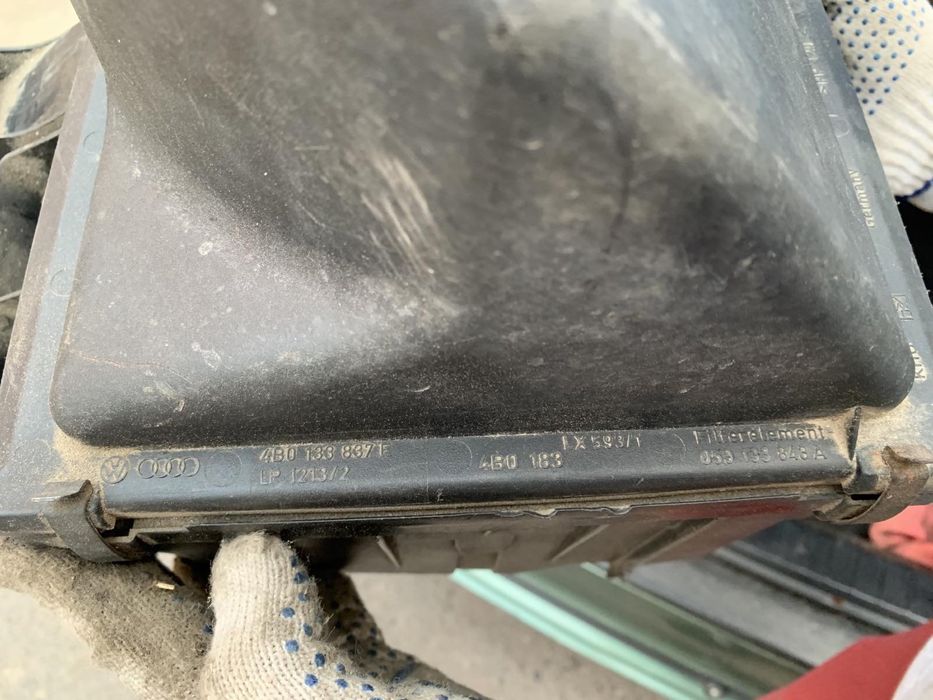 Корпус Воздушного фільтра А6с5 audi 2.5 132 кіловата