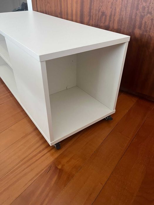 Móvel de TV VIHALS da IKEA