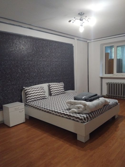 Комарова 3х кімн 1-6 осіб 900 грн