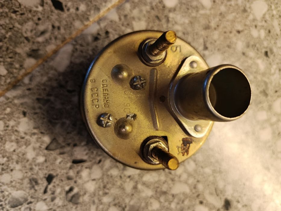 Датчик уровня топлива.