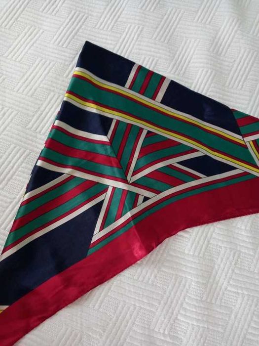 Lenço multicolorido