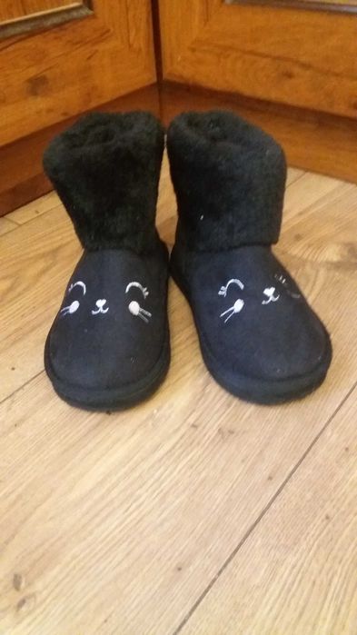 Buty zimowe typu EMU r. 27/28 czarne kotek