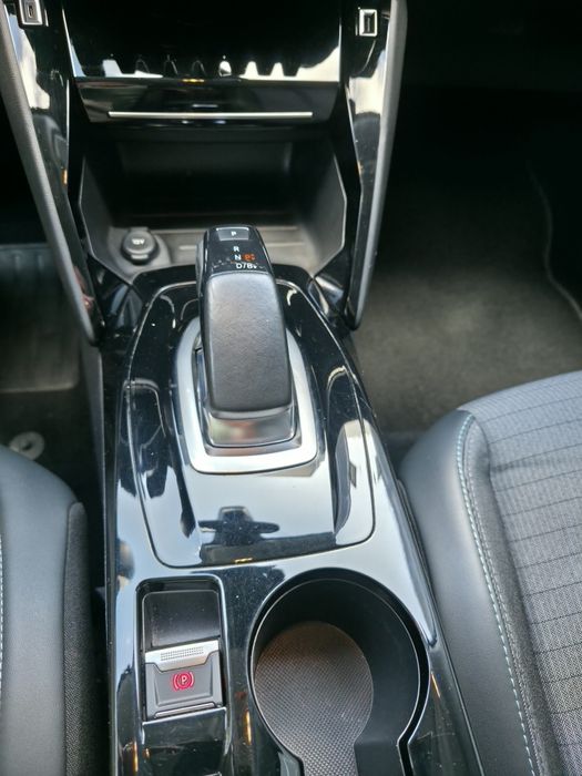 Peugeot 208 | Elétrico | allure