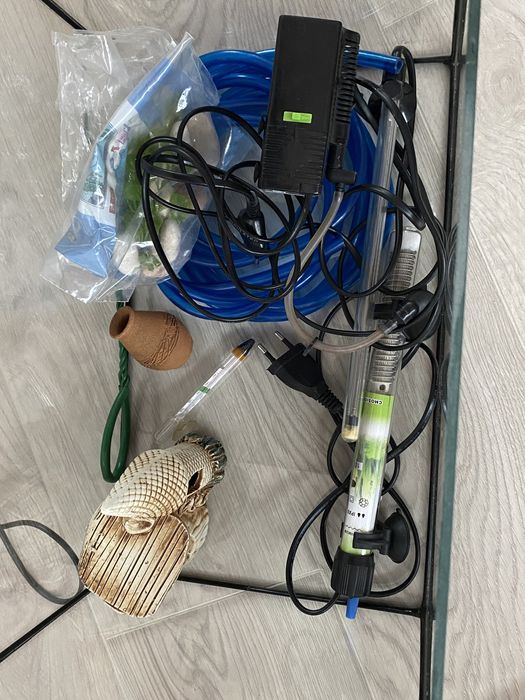 Акваріум з обладнанням