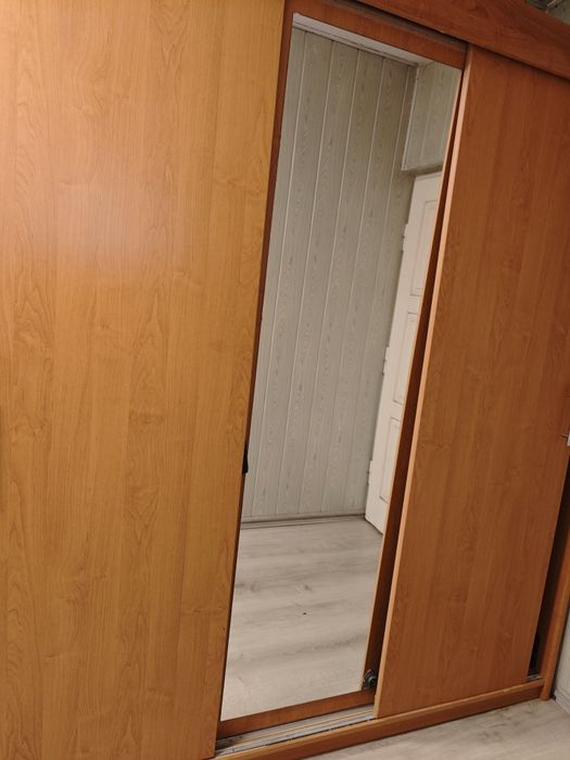 Szafa z drzwiami przesuwnymi
