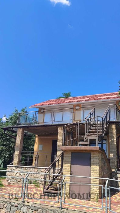 Продаж будинку в с.Юшки з Банею, Каміном, Без Комісії, До Пляжу річки Днііпро 5 хвилин на авто.