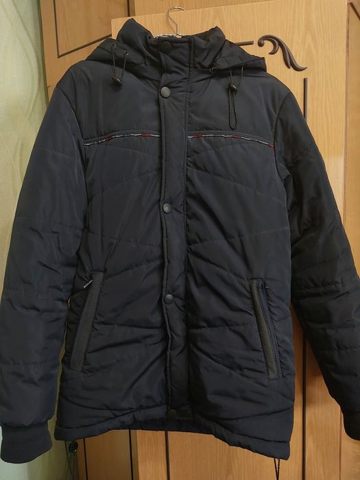 Куртка зимова на підлітка 46 розмір
