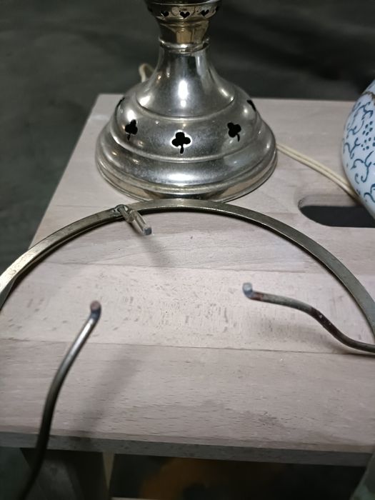 Candeeiro de cabeceira antigo