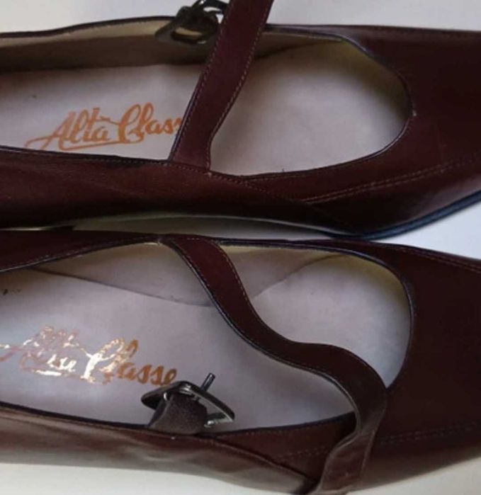 Sapatos castanhos, super elegantes  AltaClasse