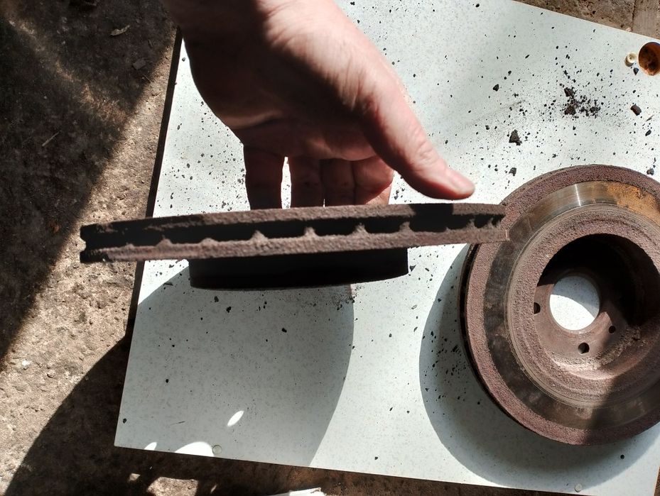 Гальмівні диски передні Renault Scenik 2