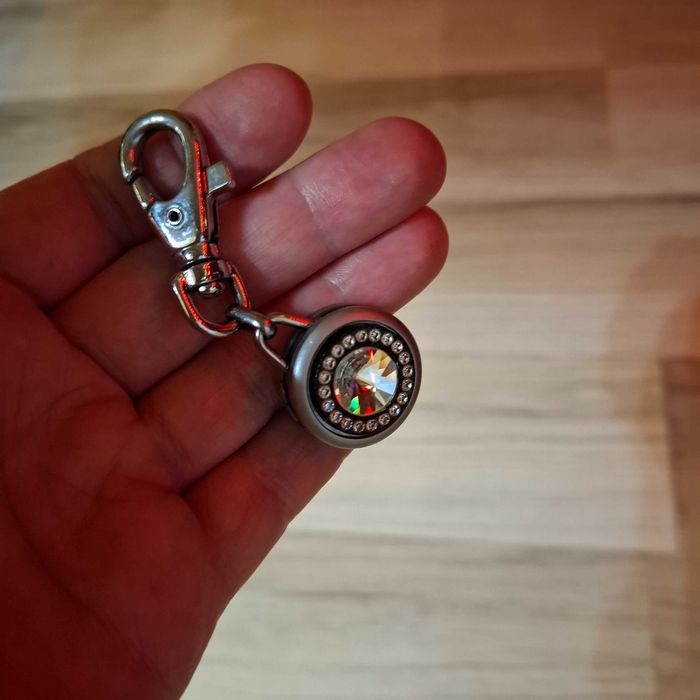 Маленький гламурный брелок для дам