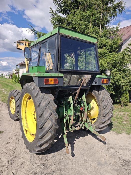 John Deere 2130 4x4 z ładowaczem