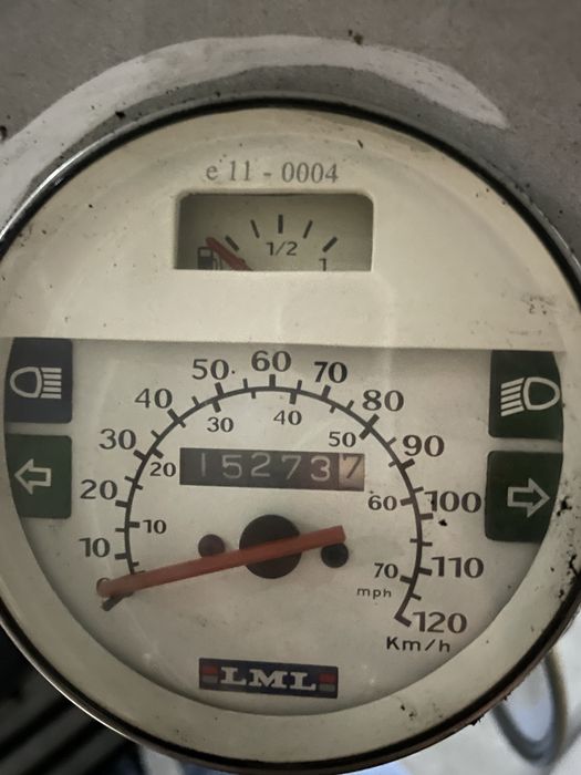 Mota a gasolina. Em boas condições