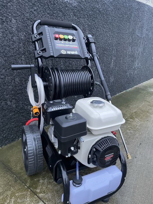 Maquina de lavar alta pressao a gasolina com motor HONDA