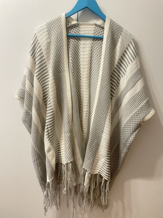 Dzianina narzutka narzuta poncho kimono beige rozmiar uniwesalny oversized