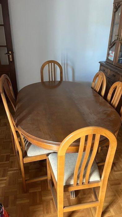 Mesa sala com 4 cadeiras em madeira