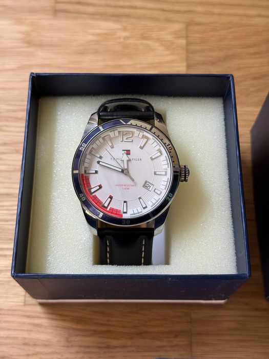 Relógio Tommy Hilfiger – com Caixa + Bracelete Extra