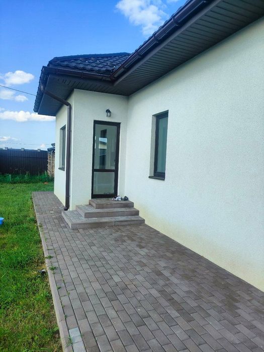 Будинок з ремонтом біля лісу