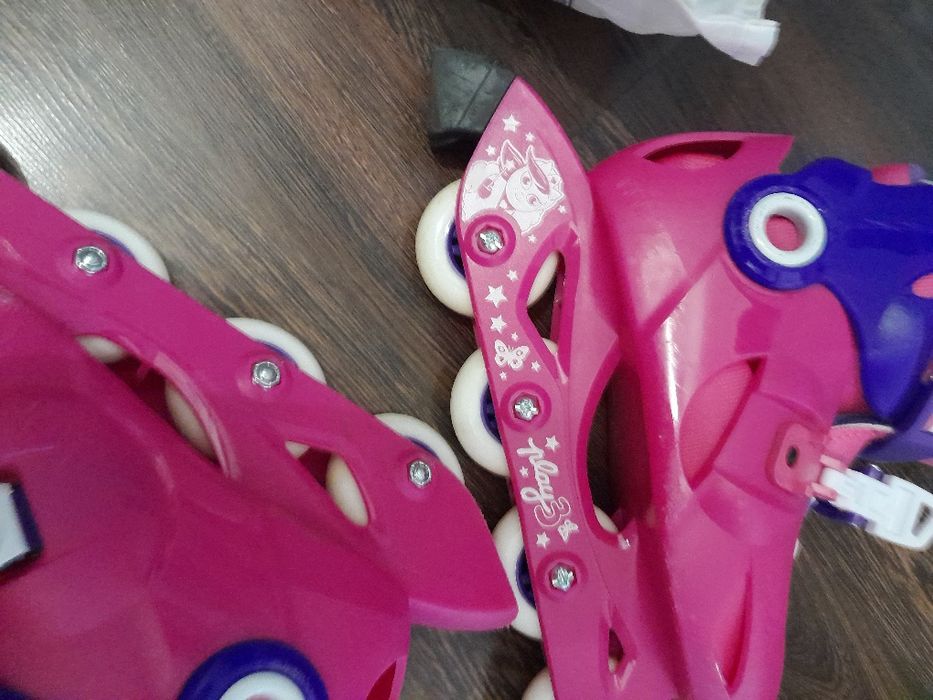 Patins em linha + proteções + capacete