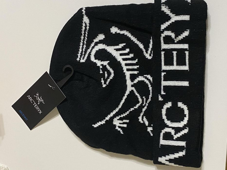 Шапка arcteryx нова