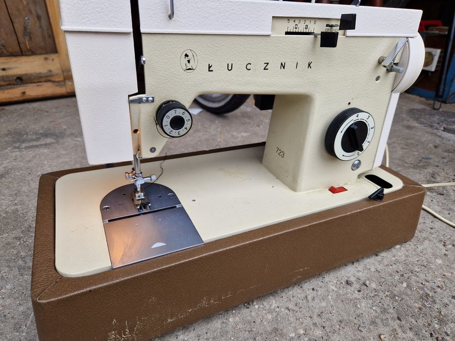 Maszyna do szycia Łucznik elektryczna
