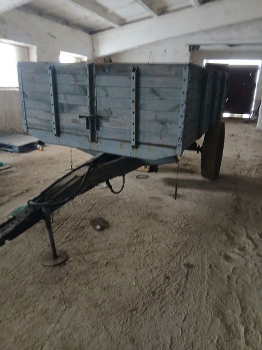 Тракторний одновісний прицеп