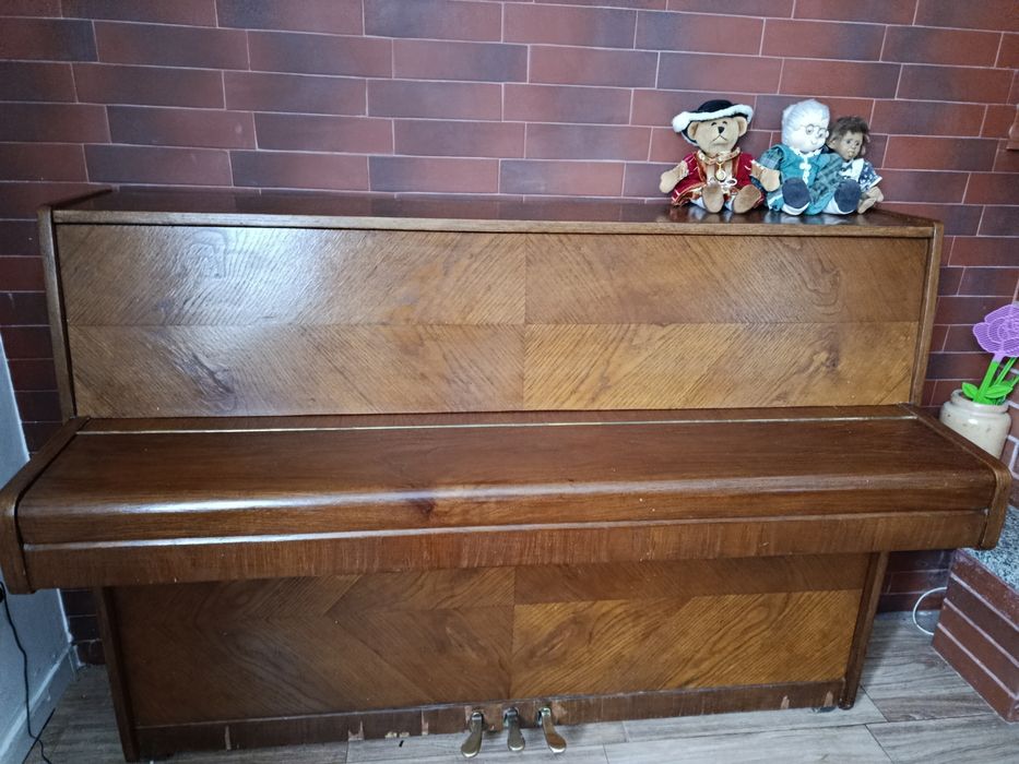 Pianino firmy Legnica