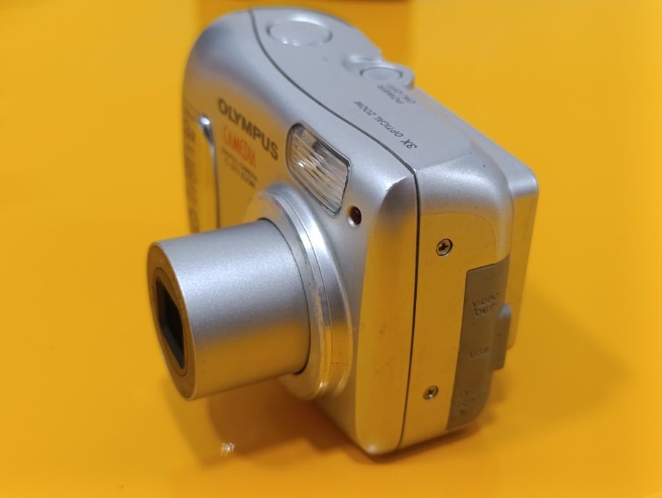 Aparat cyfrowy kompaktowy Olympus C-370, na  baterie AA, 99% OK