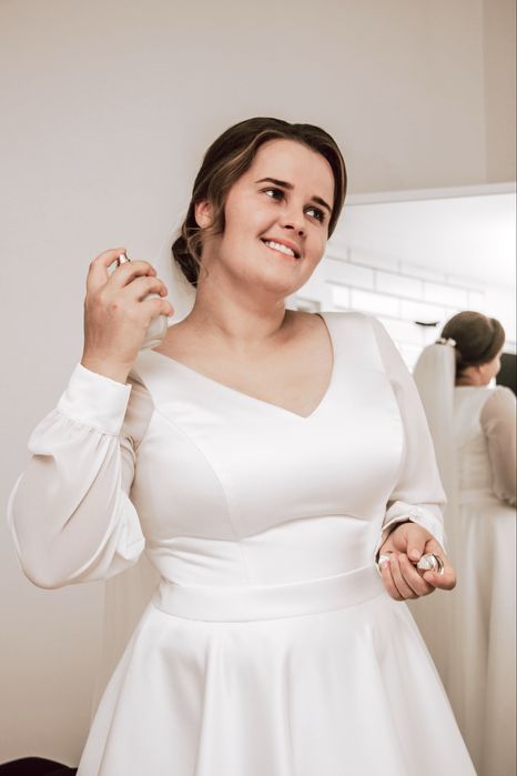 Весільна сукня (мінімалізм)