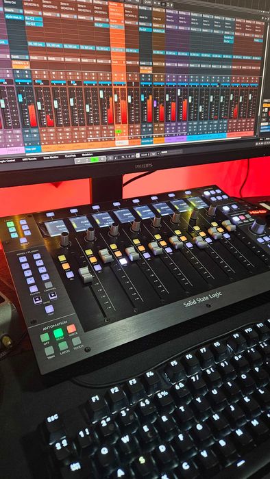 SSL UF8 Controlador de DAW c/ 3 anos de GARANTIA