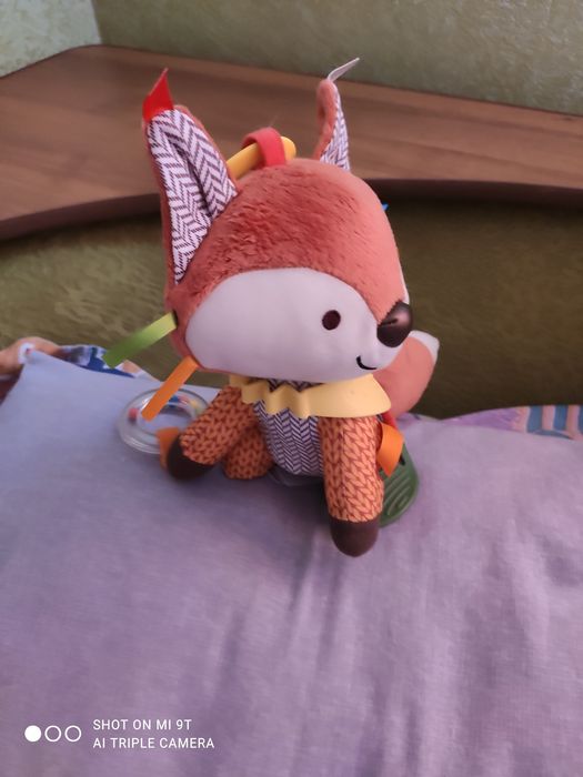 Игрушка лисенок для коляски