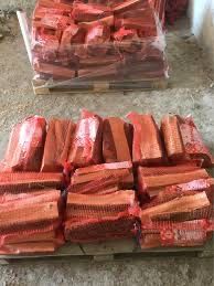 Соснова кора пісок щебінь дрова