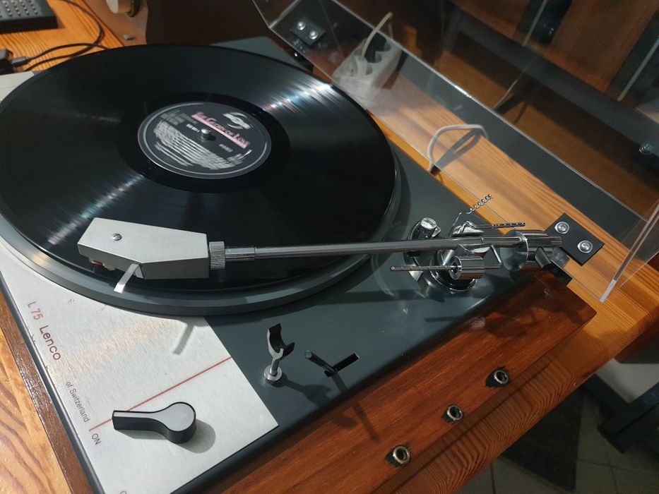 Gramofon Lenco L-75