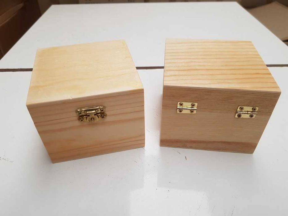 Caixa em madeira de pinho