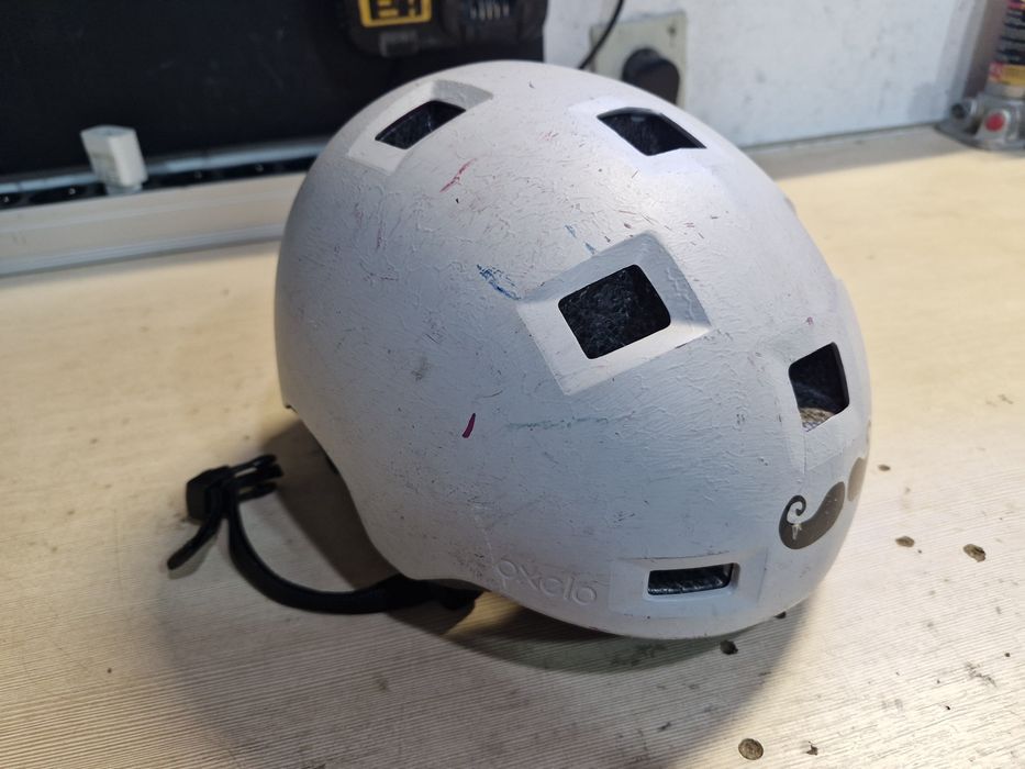 Kask ochronny Oxelo – biały, regulowany (rozmiar XS)
