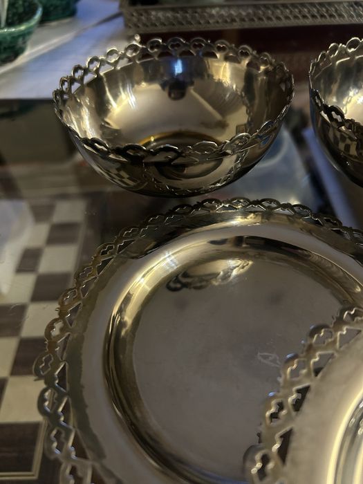 Quatro lindas peças casquinha duas taças e dois pratos