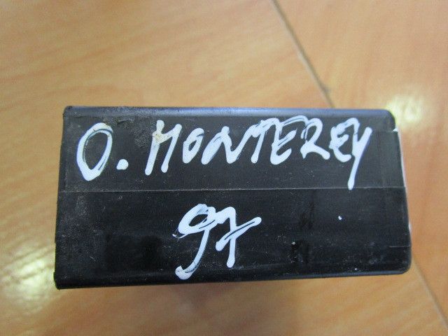 Botão / interruptor electromecânico / relé OPEL Monterey A