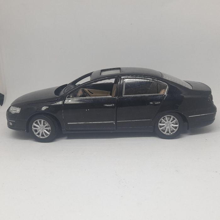 Volkswagen Passat B6 skala 1:24 złom modelarski tuning gartex
